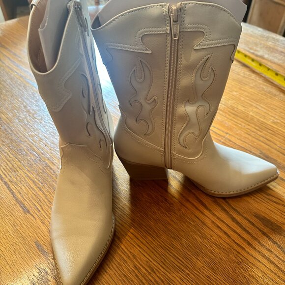 NWT Universal Thread White Cowboy Boots size 7 - Picture 2 of 7
